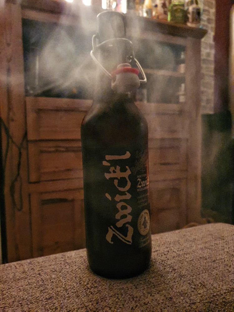 Aktien Zwick‘l Kellerbier